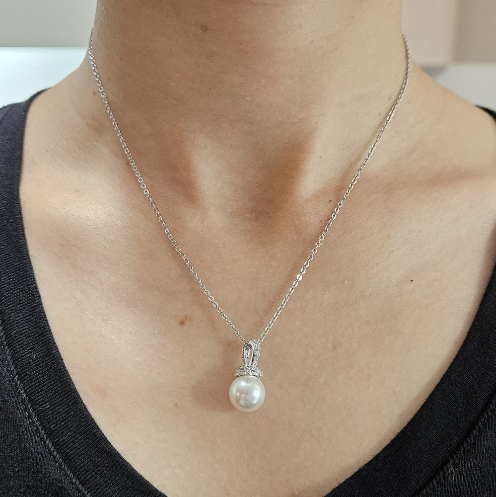 Swarovski Pearl Pendant Necklace – Silver Tone Chain